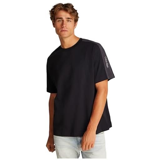 Calvin Klein uomo t-shirt maniche corte logo tape tee con scollo rotondo, nero (ck black), xs