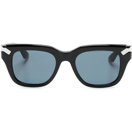 Alexander McQueen Eyewear occhiali da sole squadrati con logo inciso - nero