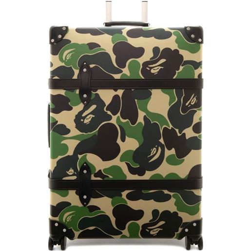 A BATHING APE® x globe-trotter valigia con stampa camouflage - toni neutri