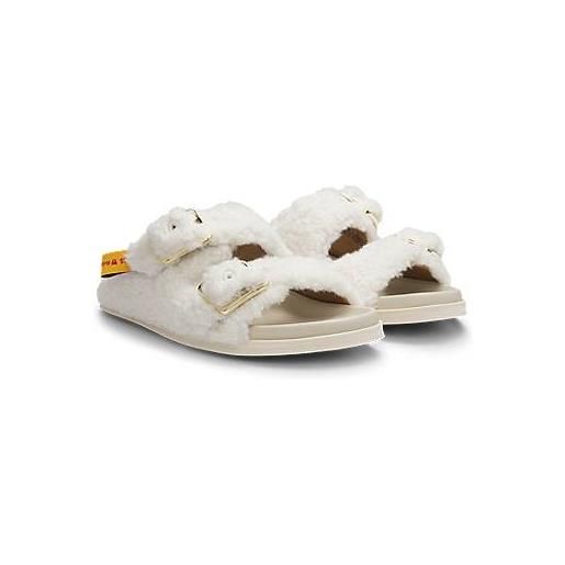 BOSS x steiff sandali slider con fibbia in tessuto peluche, bianco