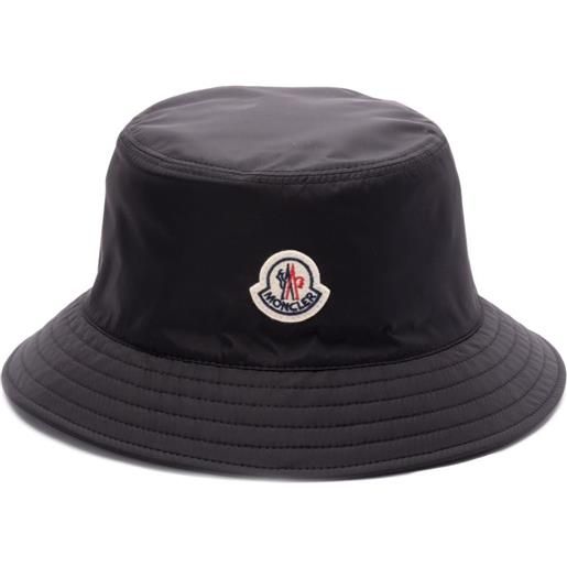 Moncler cappello bucket con logo - nero
