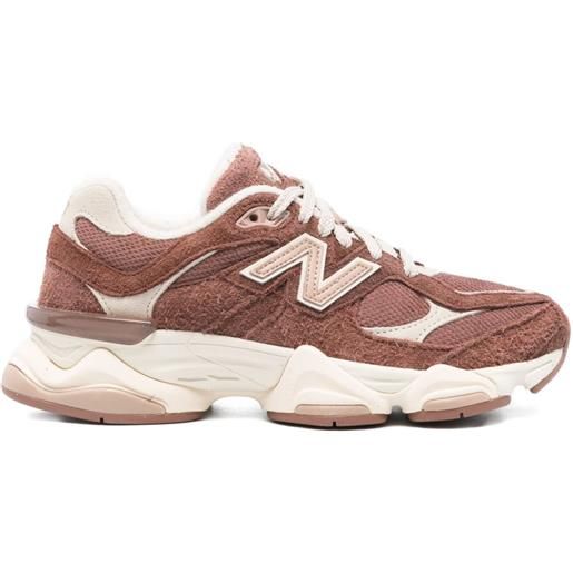New Balance sneakers con inserti in pelle scamosciata - rosso