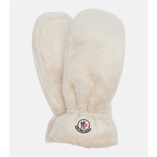 Moncler muffole in teddy con logo