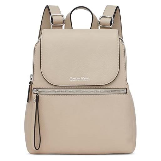 Calvin Klein flap backpack reyna novelty key item zaino con patta, fungo, etichettalia unica donna