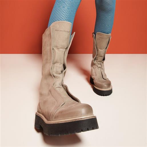 Patrizia Bonfanti kuni high stone