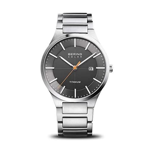 BERING solar 15239-779 orologio da polso da uomo, cassa in titanio color argento da 39 mm e quadrante grigio, cinturino in titanio con elementi in titanio, 10 atm