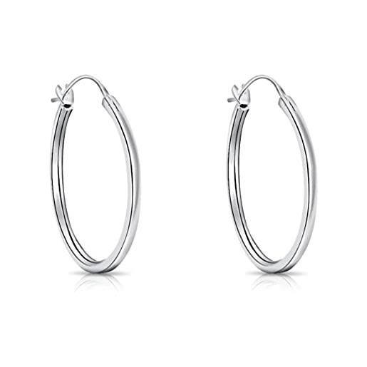 Huggie | Orecchino a cerchio piatto da 7 mm in argento sterling 925 | Disponibile! | Lucleon