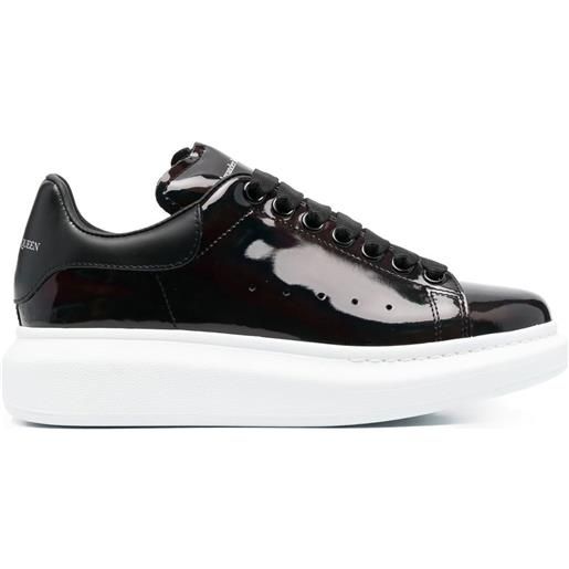 Alexander McQueen sneakers con suola oversize - nero
