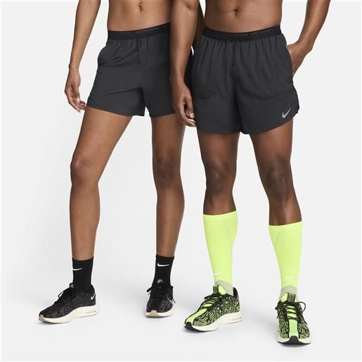Nike shorts da running 13 cm con slip foderati dri-fit Nike stride - uomo - nero