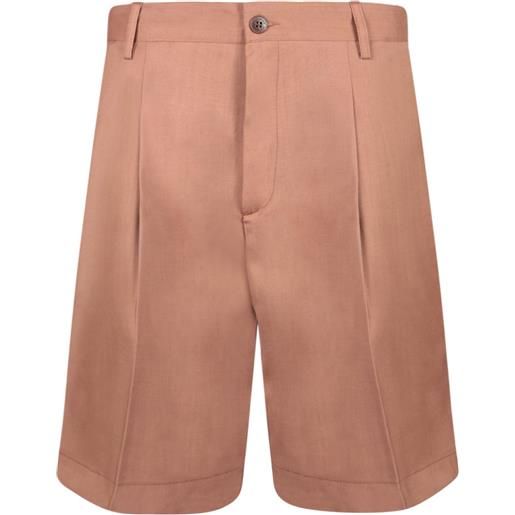 Costumein shorts sartoriali - toni neutri