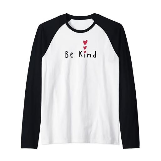 Citazioni ispiratrici carine vintage be-kind simpatico cuore rosso minimalista disegnato a mano maglia con maniche raglan