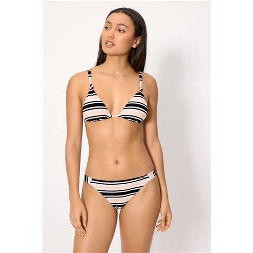 Ysabel Mora bikini con top a triangolo, effetto maglia, coppa b