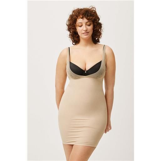 Ysabel Mora vestito dimagrante nudo