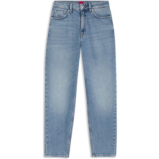 HUGO jeans mom-fit in denim elasticizzato blu con tasca goffrata, celeste