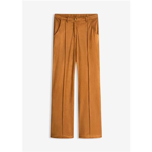 bonprix pantaloni a fondo svasato in similpelle scamosciata-marrone